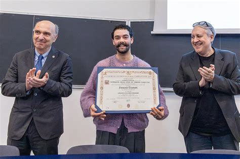 Urbino, prima consegna del nuovo diploma di laurea a una。